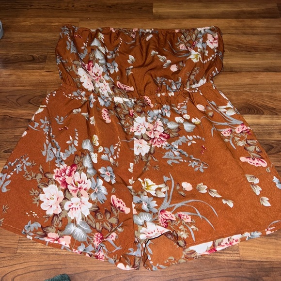 SHEIN strapless romper super cute burnt orange - Picture 2 of 5